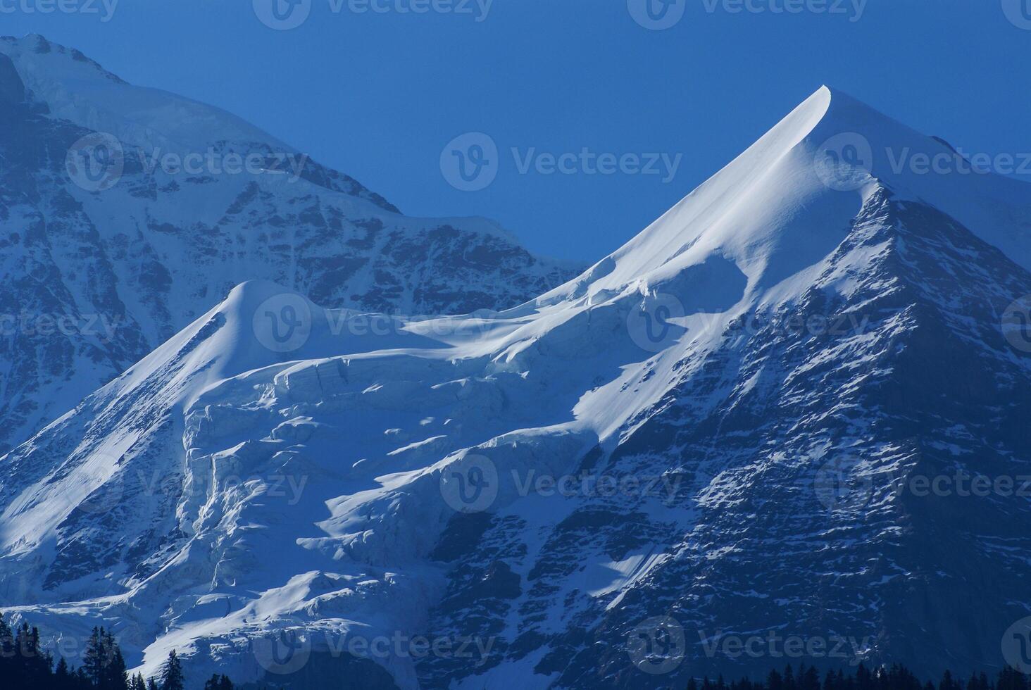 schweizerisch Alpen Landschaft in der Nähe von interlaken im Europa. foto