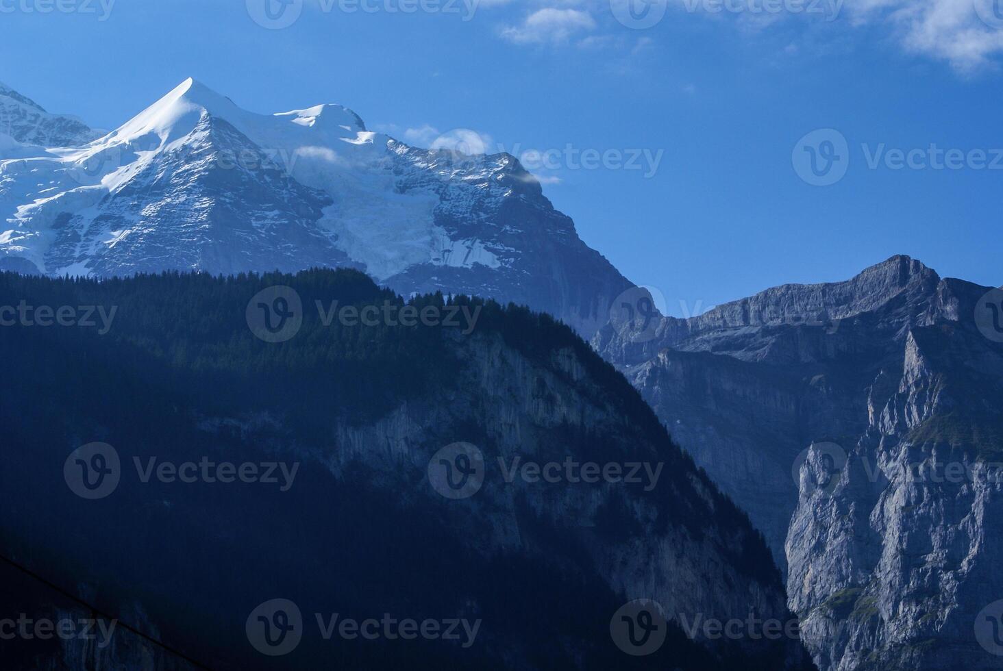 schweizerisch Alpen Landschaft in der Nähe von interlaken im Europa. foto