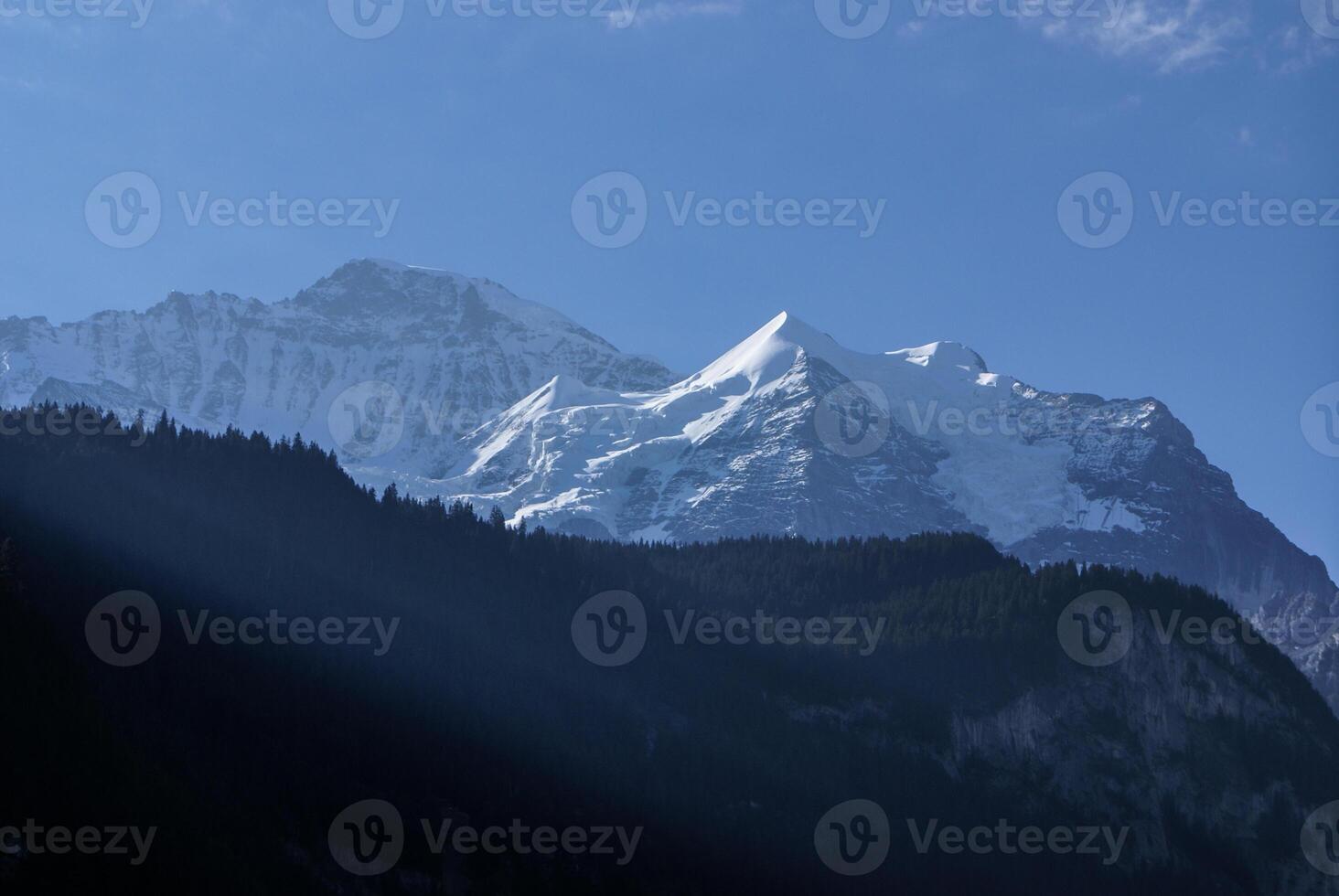 schweizerisch Alpen Landschaft in der Nähe von interlaken im Europa. foto