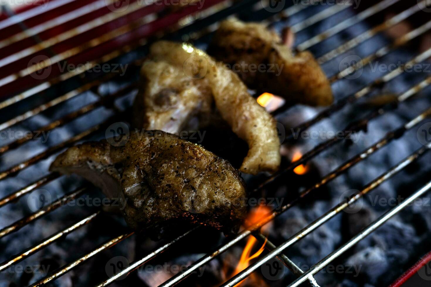 Grill Fleisch auf draussen Grill foto