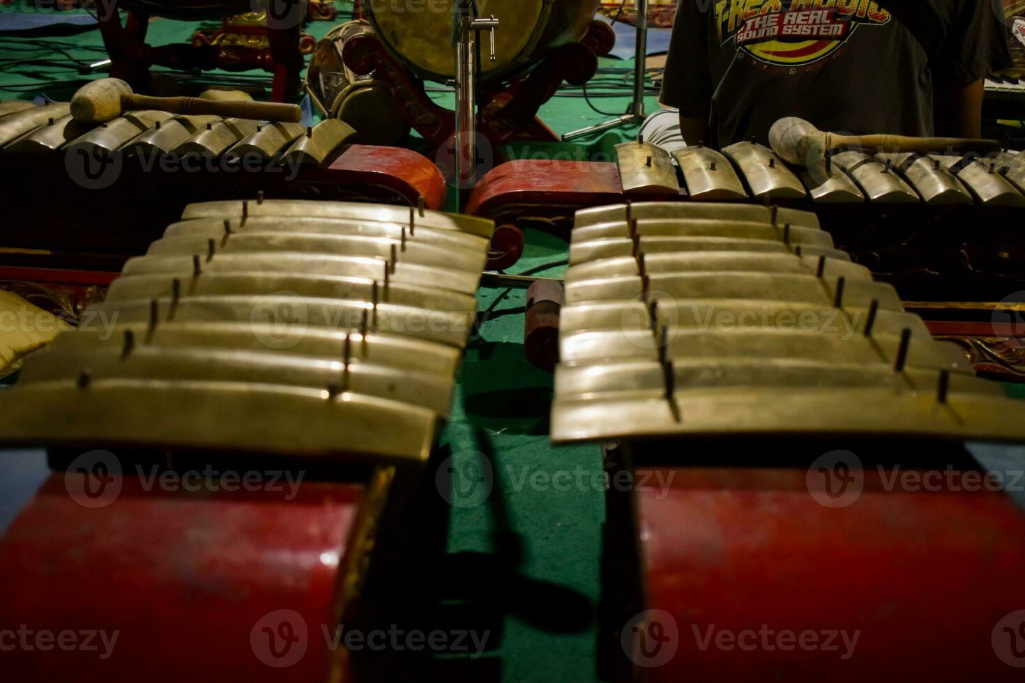 schließen oben Gamelan oder Bonang javanisch traditionell instrumental Musik- von Indonesien. foto