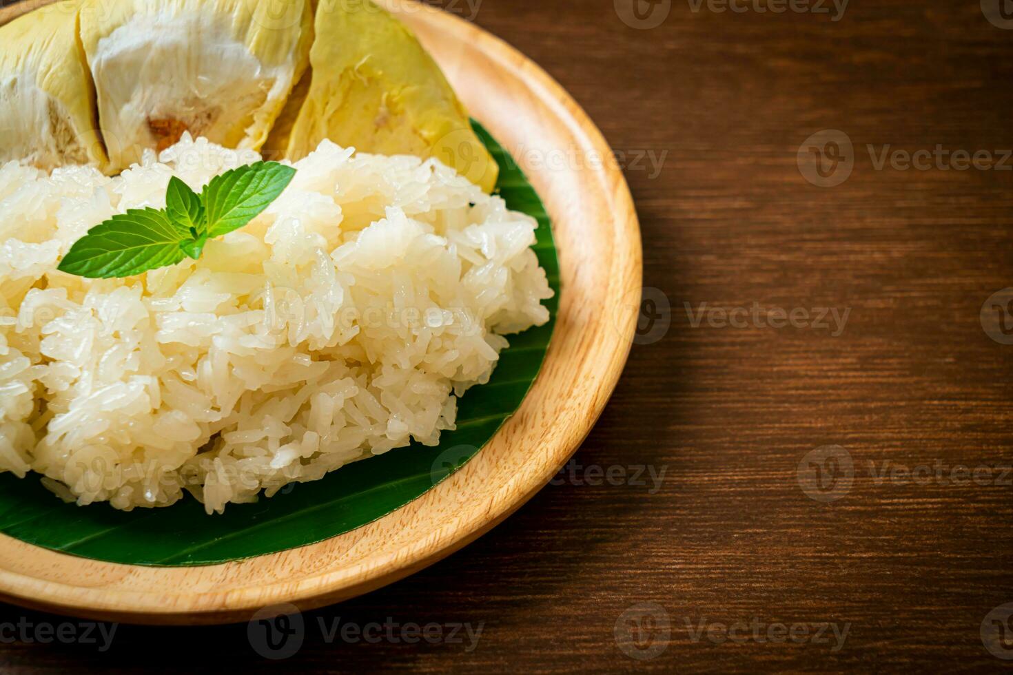 durian klebriger reis auf teller foto