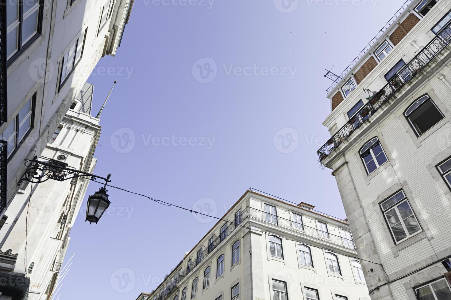 straßen von lissabon typisch seilbahn foto