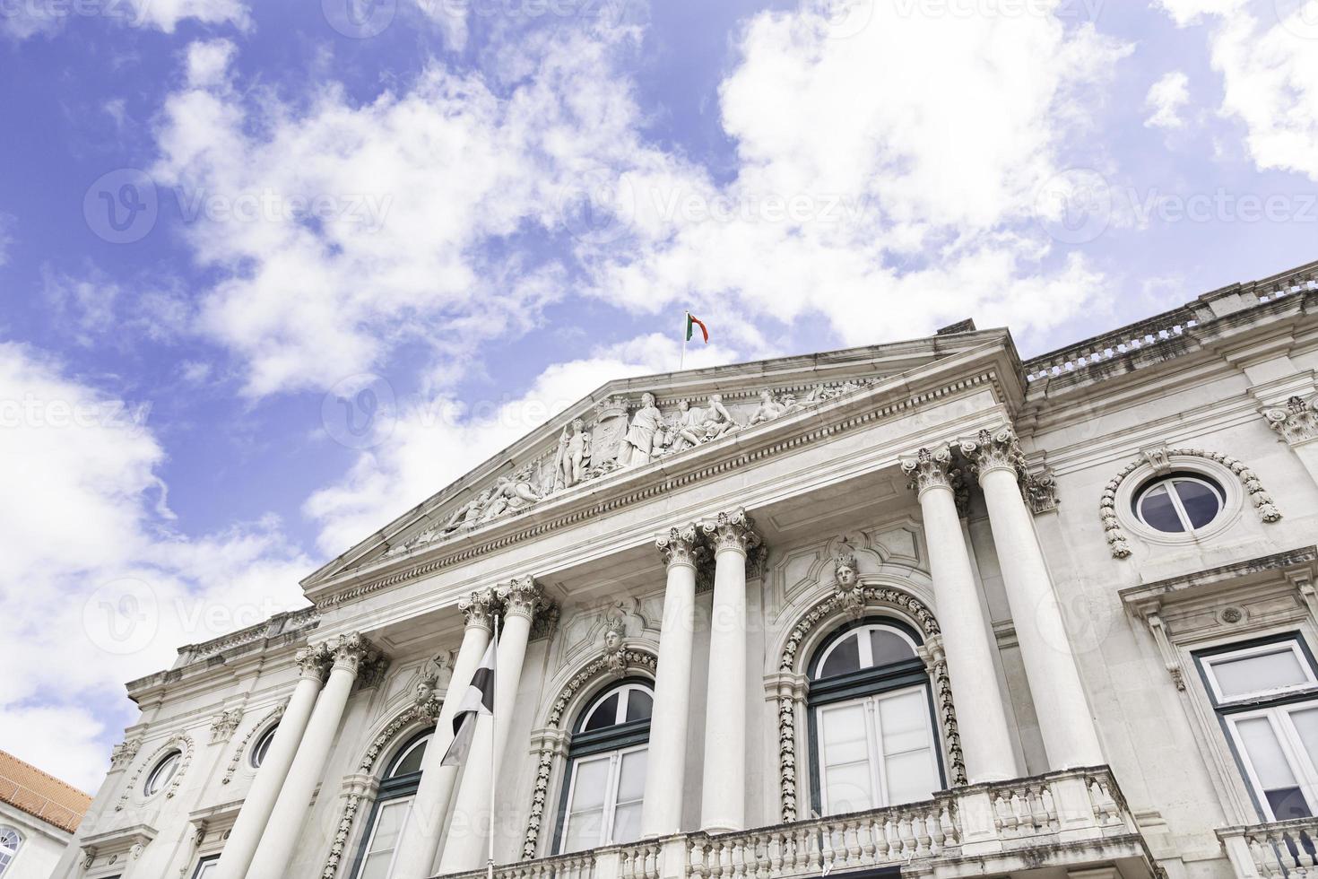 altes gebäude in lissabon foto