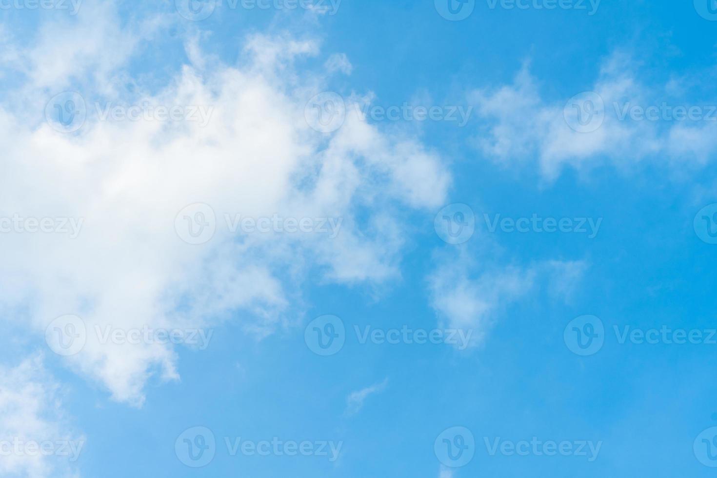 Himmelblauer Hintergrund. himmel wolke klar foto