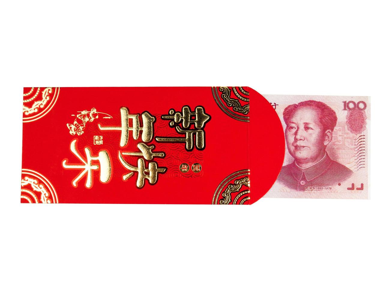 Chinesisch oder 100 Yuan Banknoten Geld in rotem Umschlag isoliert auf weißem Hintergrund, chinesischer Text auf Umschlag bedeutet frohes chinesisches neues Jahr, Beschneidungspfad foto