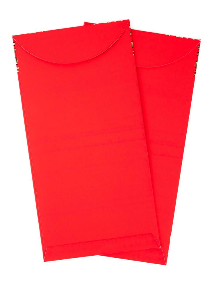 rote Umschläge Chinesisch auf weißem Hintergrund. rote Pakete, die an Hochzeiten oder Feiertagen wie dem chinesischen neuen Jahr geben. Leerzeichen mit Text foto