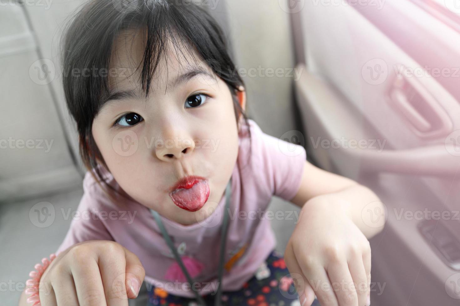 glückliches asiatisches Kind foto