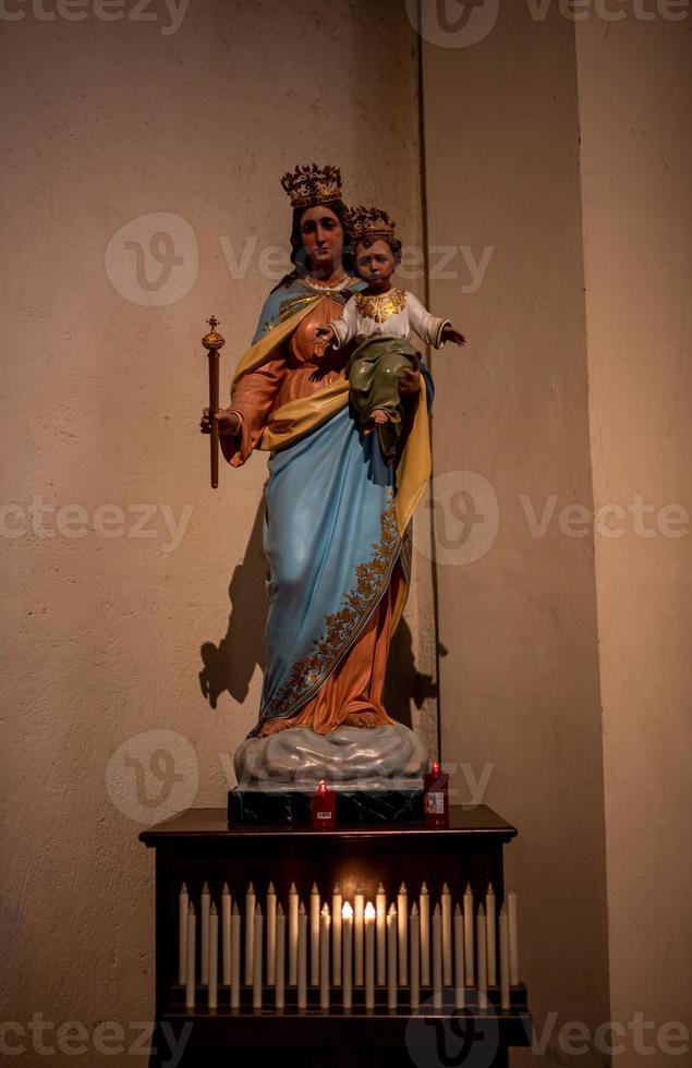 Statue der Madonna mit Jesus foto