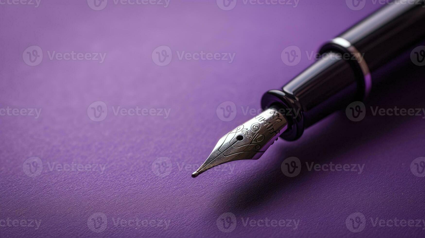 ai generiert elegant Brunnen Stift mit kompliziert Feder Design auf ein lila Hintergrund foto