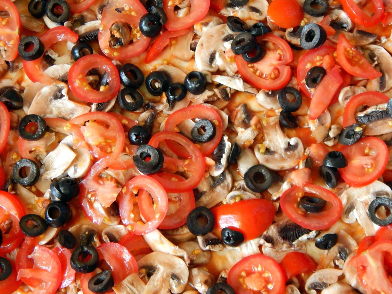 Pizza kochen Schritt für Schritt Rezept mit Zutaten foto