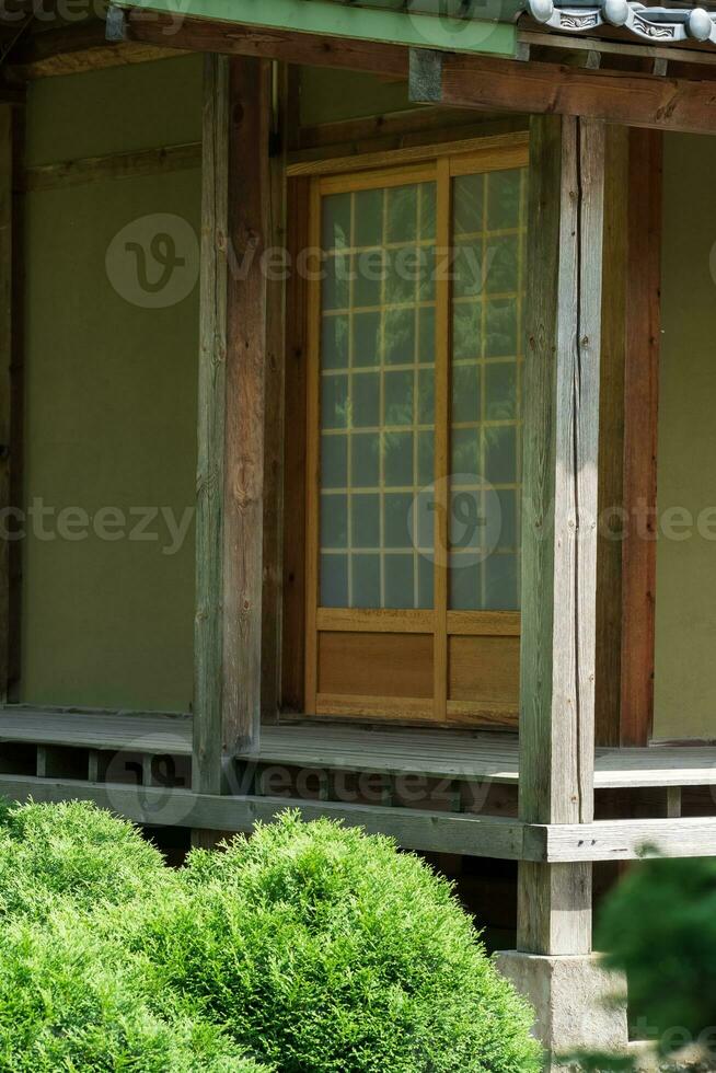 Tee Haus Tür im japanisch Garten foto