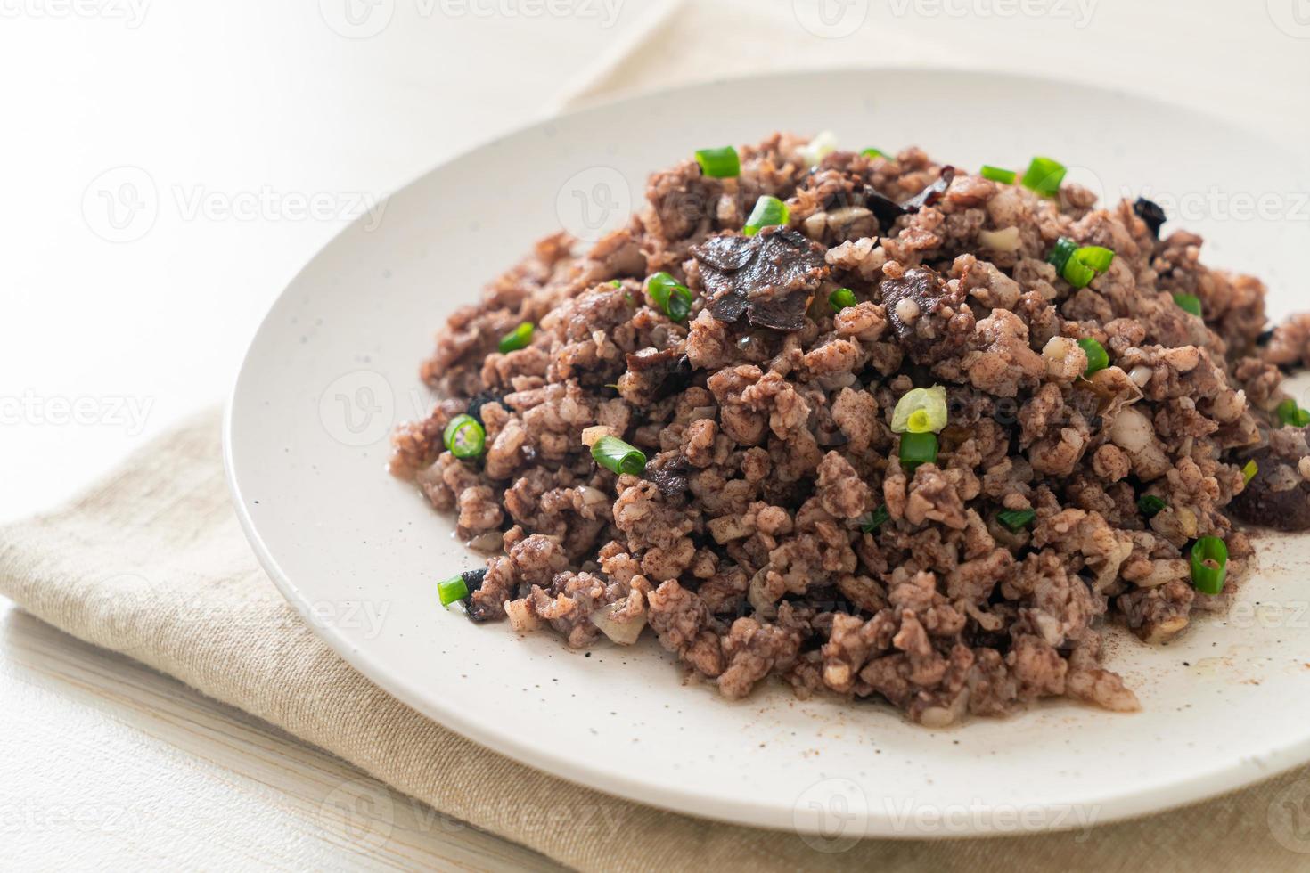 gebratene chinesische Oliven mit Hackfleisch foto