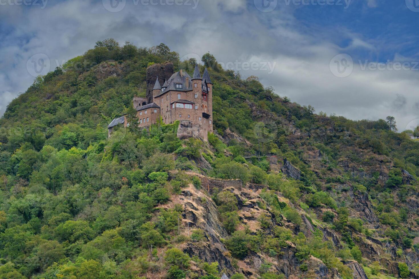 katz Schloss mit Blick auf das Rhein Fluss, st Goarshausen, Rheinland Pfalz, Deutschland foto