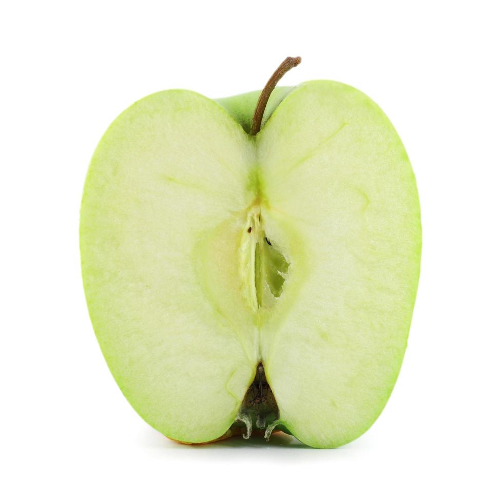 ein halber grüner Apfel foto