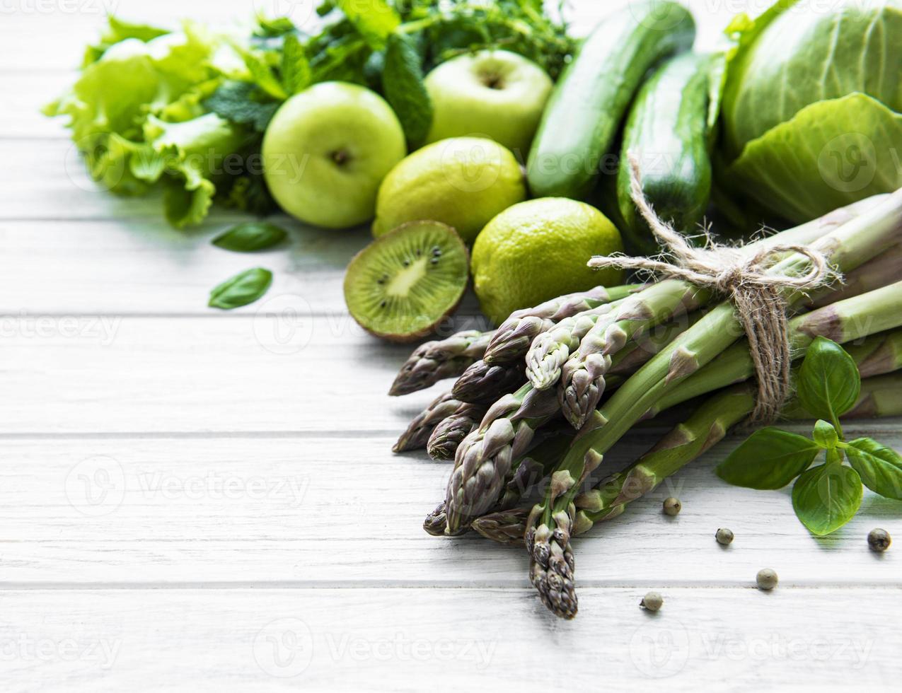 gesunder vegetarischer lebensmittelkonzepthintergrund foto