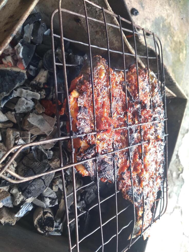 gegrillt Tilapia mit ein köstlich und leicht würzig Geschmack foto