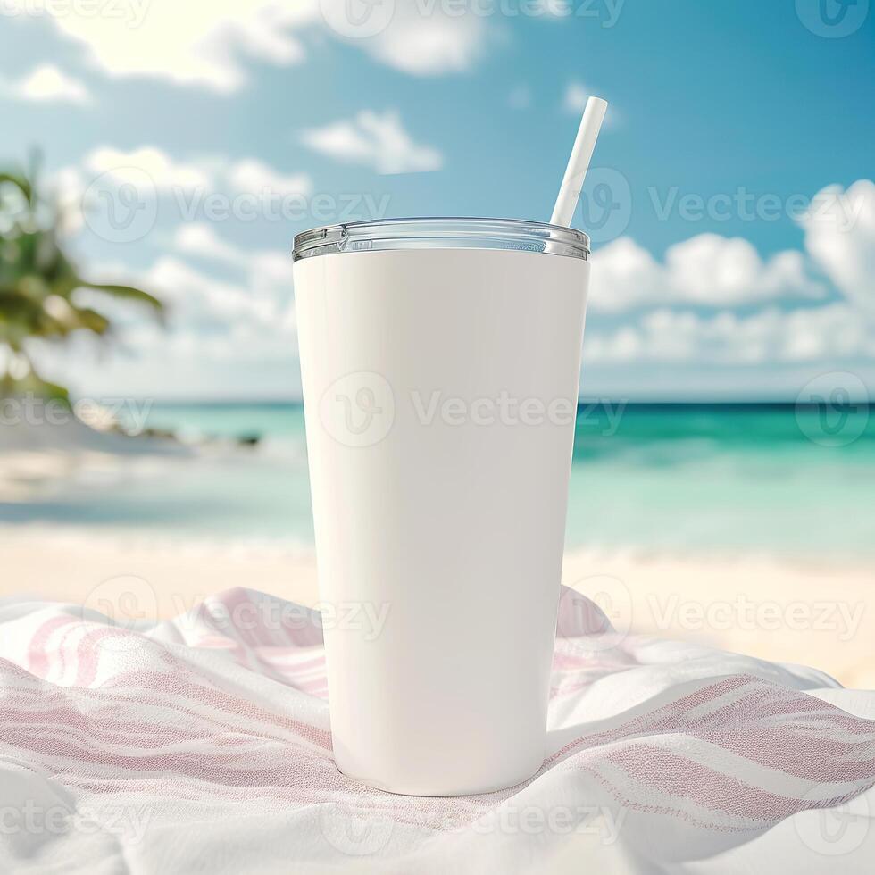 ai generiert Strand wesentliche, leer Weiß Becher auf sandig Handtuch foto