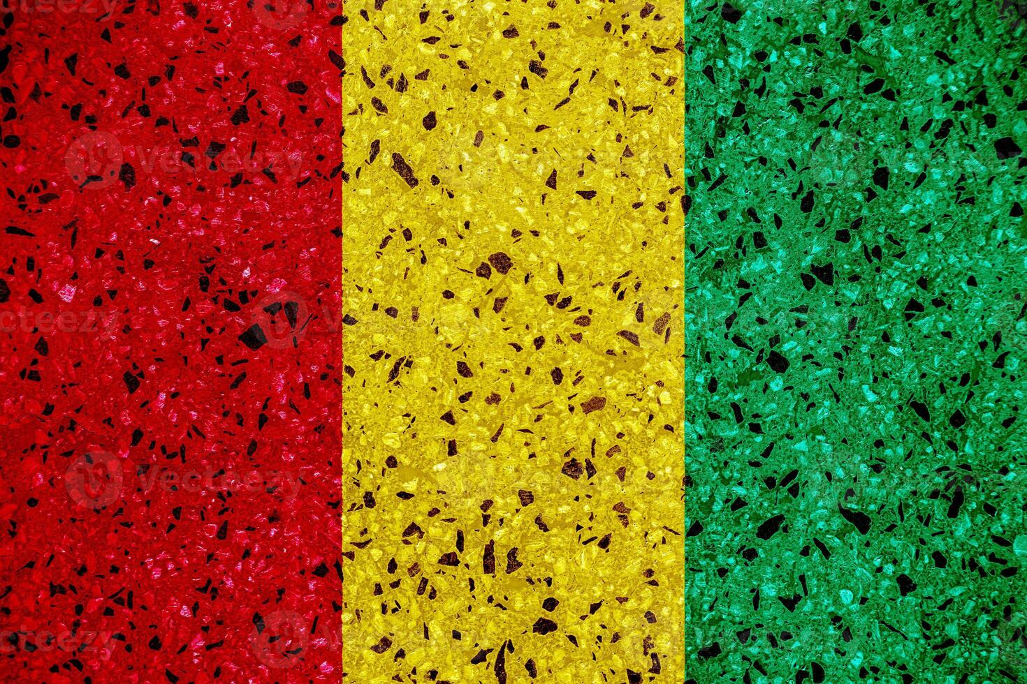 Flagge von Republik von Guinea auf ein texturiert Hintergrund. Konzept Collage. foto