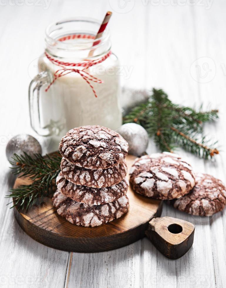 weihnachtliche knusprige Schokoladenkekse foto