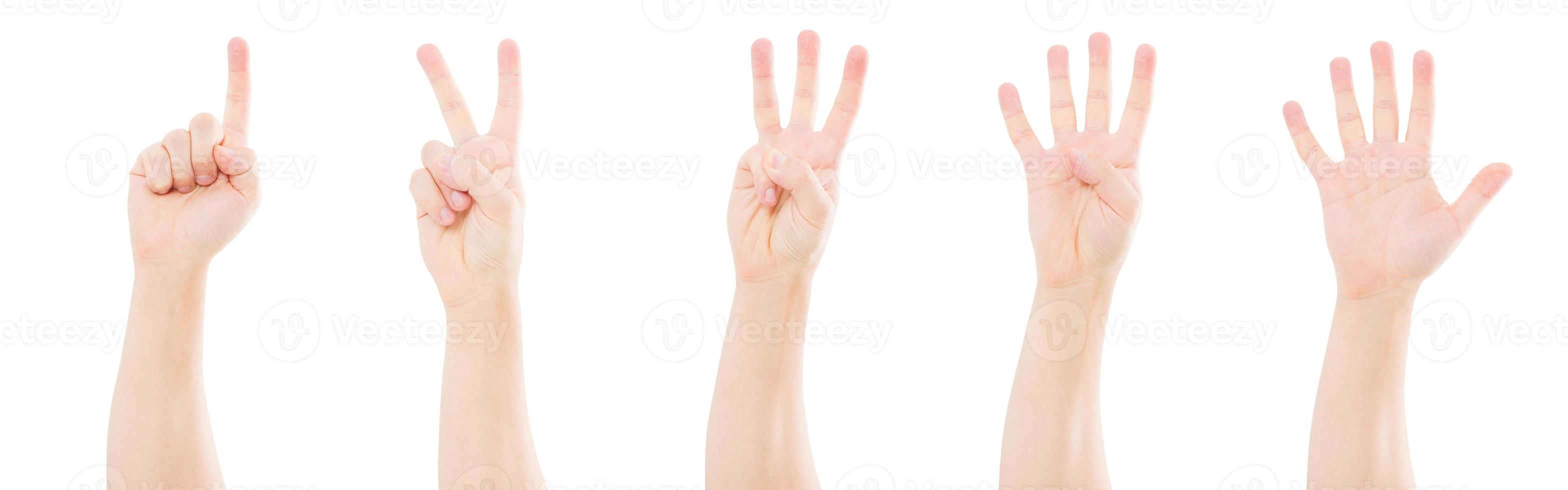 männliche Hände zählen von eins bis fünf isoliert auf weißem Hintergrund, Textfreiraum, Mock-up foto