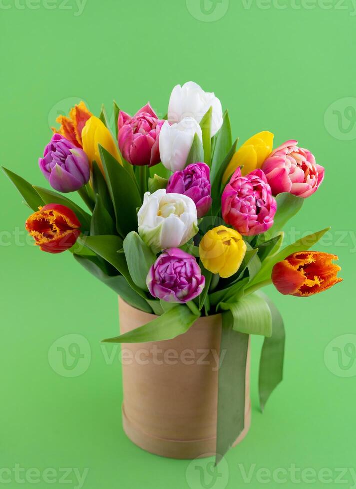 Strauß von bunt Tulpen. Tulpe Frühling Blume. Blumen- Blumen Hintergrund foto