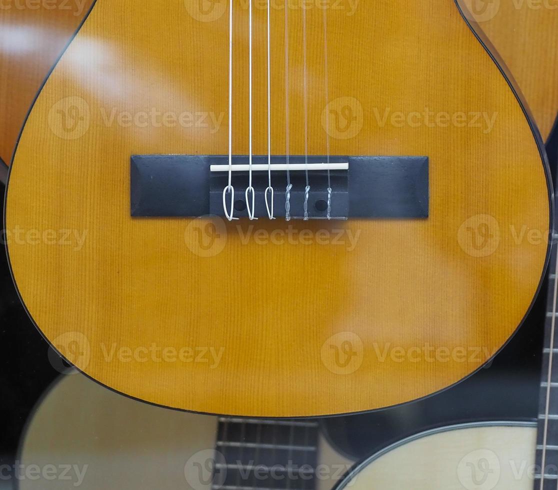 Saiteninstrument der akustischen Gitarre foto