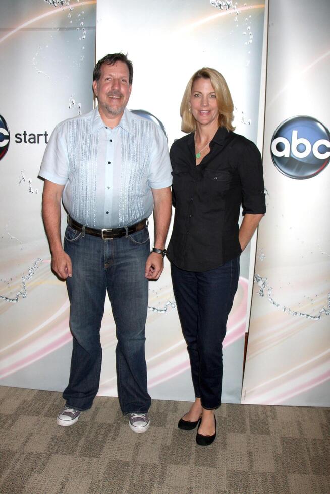 John altschuler nancy carell beim das Disney ABC Fernsehen Gruppe Sommer- Drücken Sie Junket beim das ABC Büros im Burbank, ca. auf kann 29, 2009 2009 foto