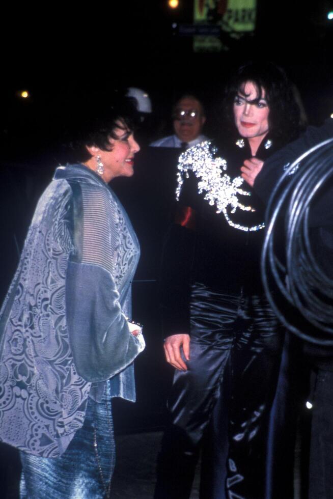 Elisabeth Taylor Michael Jackson ankommen beim das Elisabeth Taylor Geburtstag Party feb 16, 1997 2009 foto