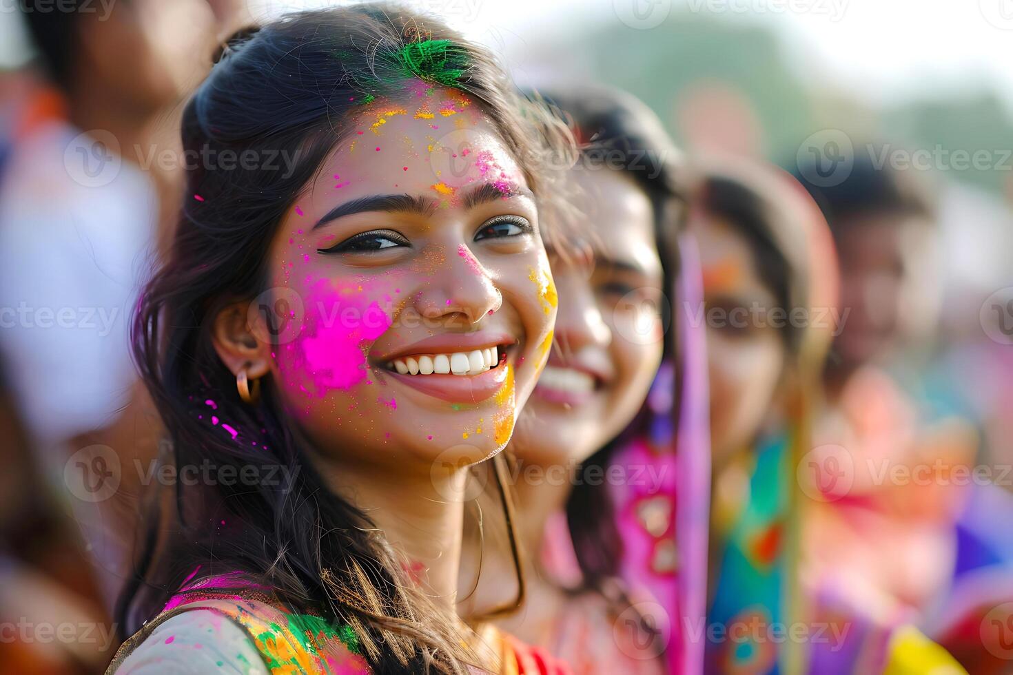 ai generiert lächelnd jung indisch Frauen feiern holi Festival foto