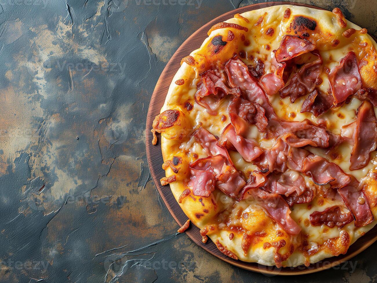 ai generiert Italienisch getrocknet Fleisch Mortadella, Italienisch Pizza mit Mortadella, Kräuter auf hölzern Platte. Essen Illustration. fotorealistisch, Hintergrund mit Bokeh Wirkung. ai generiert. foto