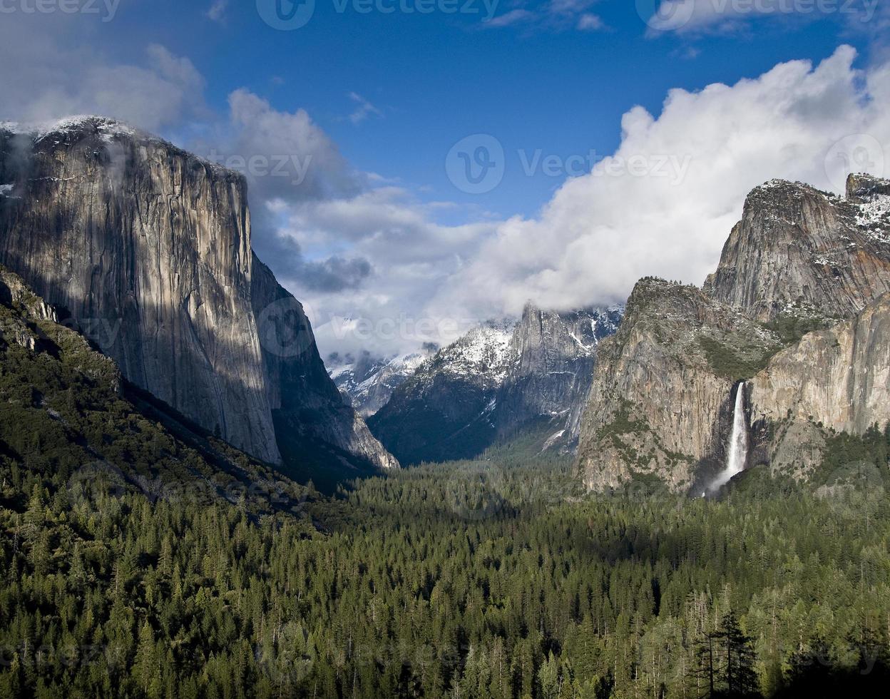 Yosemite-Tal aus Tunnelblick foto