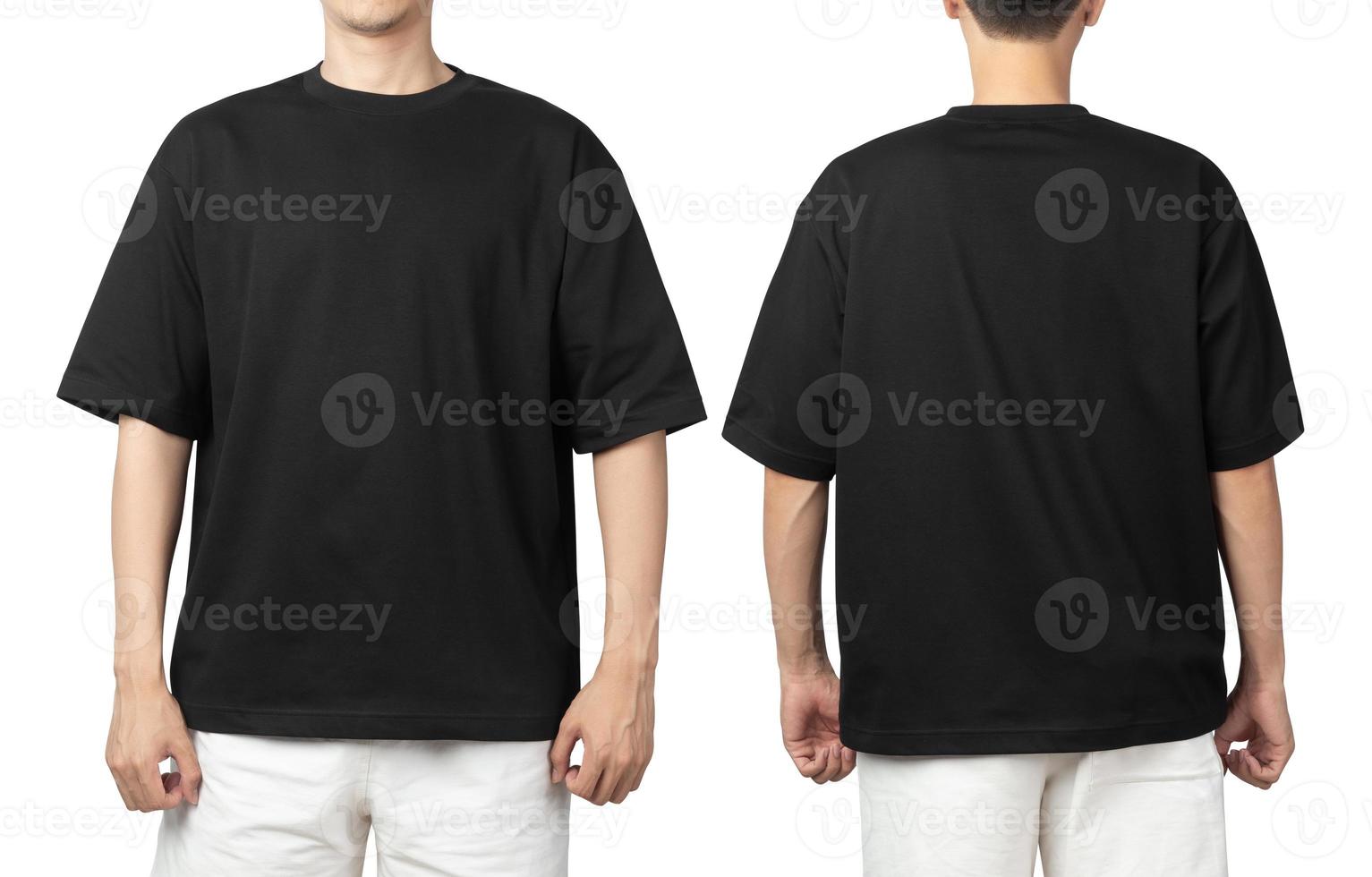 junger Mann im leeren übergroßen T-Shirt Mockup vorne und hinten als Designvorlage verwendet, isoliert auf weißem Hintergrund mit Beschneidungspfad foto