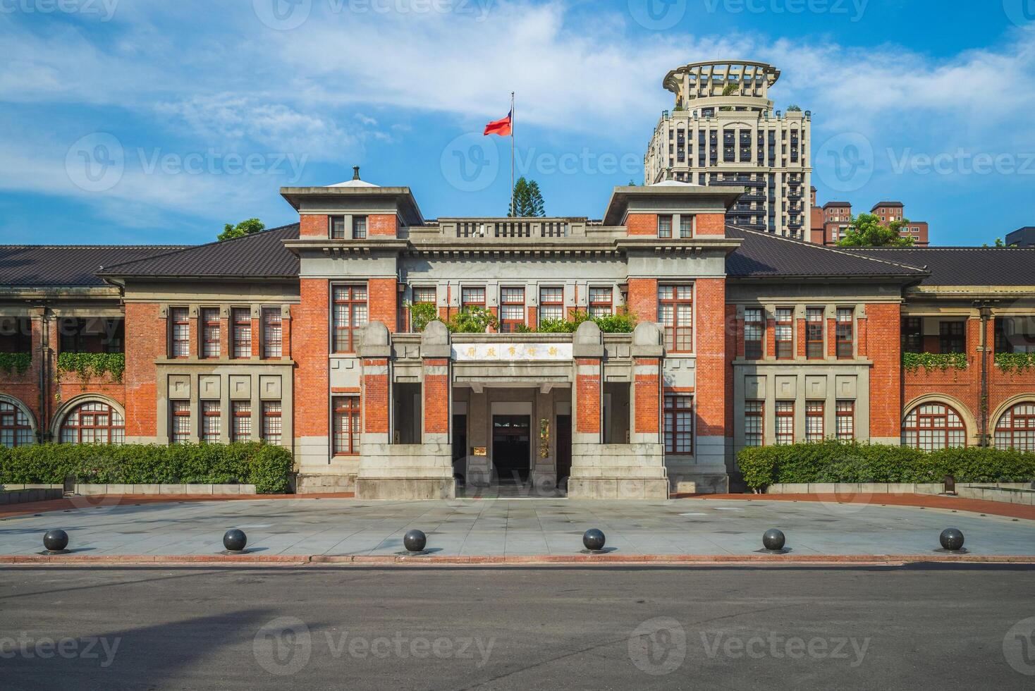 hsinchu kommunale Regierung Halle im Taiwan. das Übersetzung von das Chinesisch Text ist hsinchu Stadt Halle foto