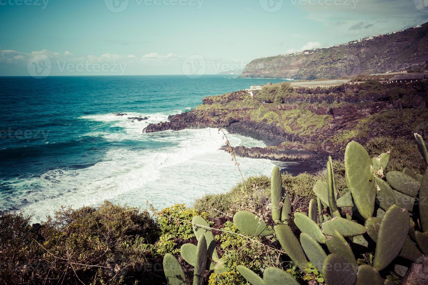 Strand el bollullo schwarz braun Sand und aqua Wasser in der Nähe von puerto de la Cruz foto