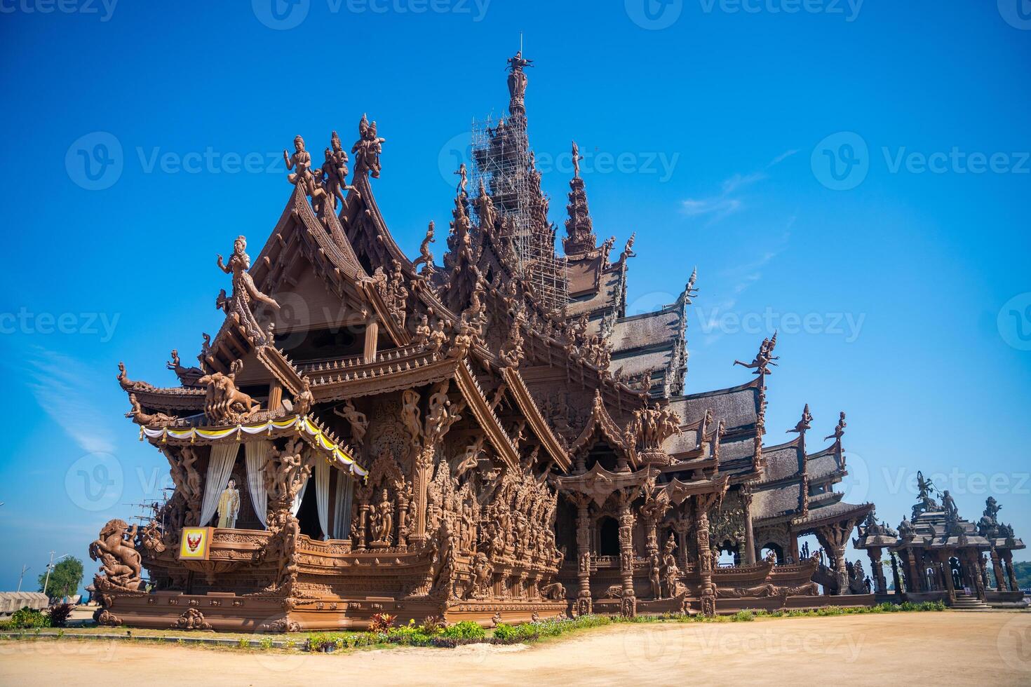 Heiligtum von Wahrheit hölzern Tempel im Pattaya Thailand ist ein riesig Holz Konstruktion gelegen beim das Kap von naklua Pattaya Stadt. Heiligtum von Wahrheit Tempel. foto