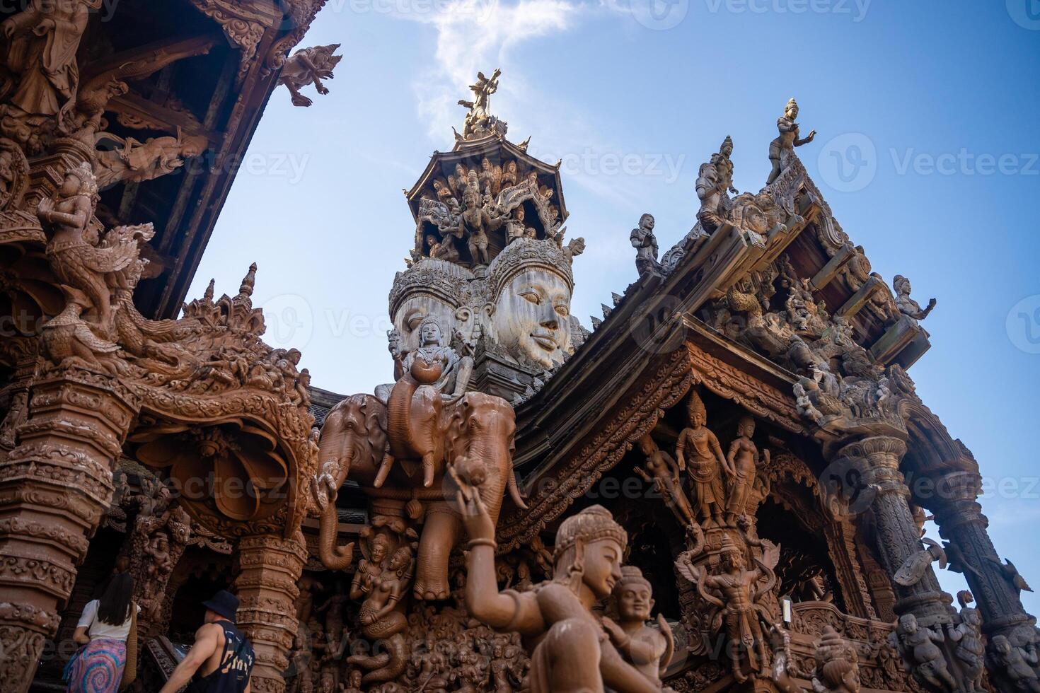 Heiligtum von Wahrheit hölzern Tempel im Pattaya Thailand ist ein riesig Holz Konstruktion gelegen beim das Kap von naklua Pattaya Stadt. Heiligtum von Wahrheit Tempel. foto