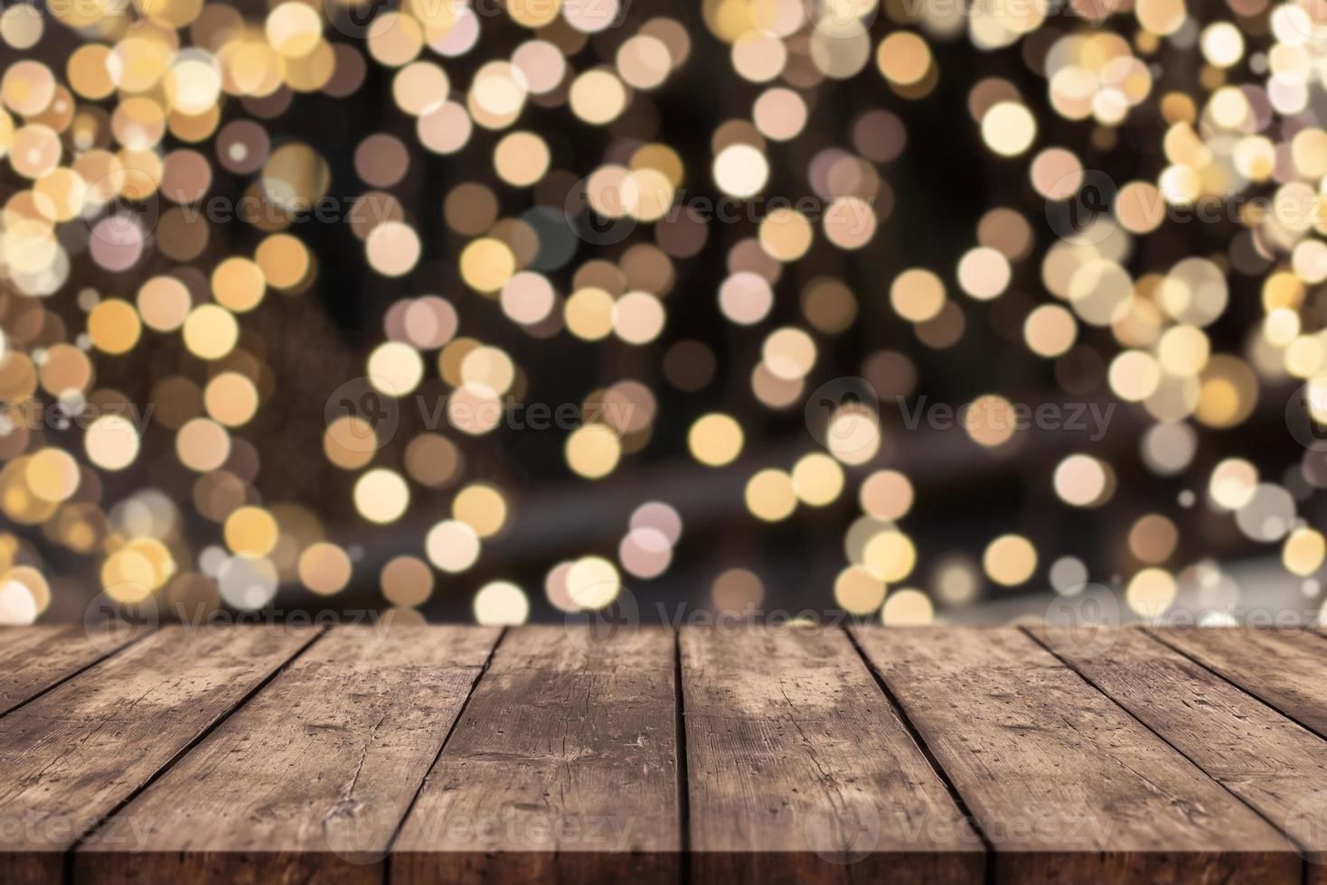 Weihnachtstischhintergrund mit Bokeh-Lichtern im Hintergrund foto