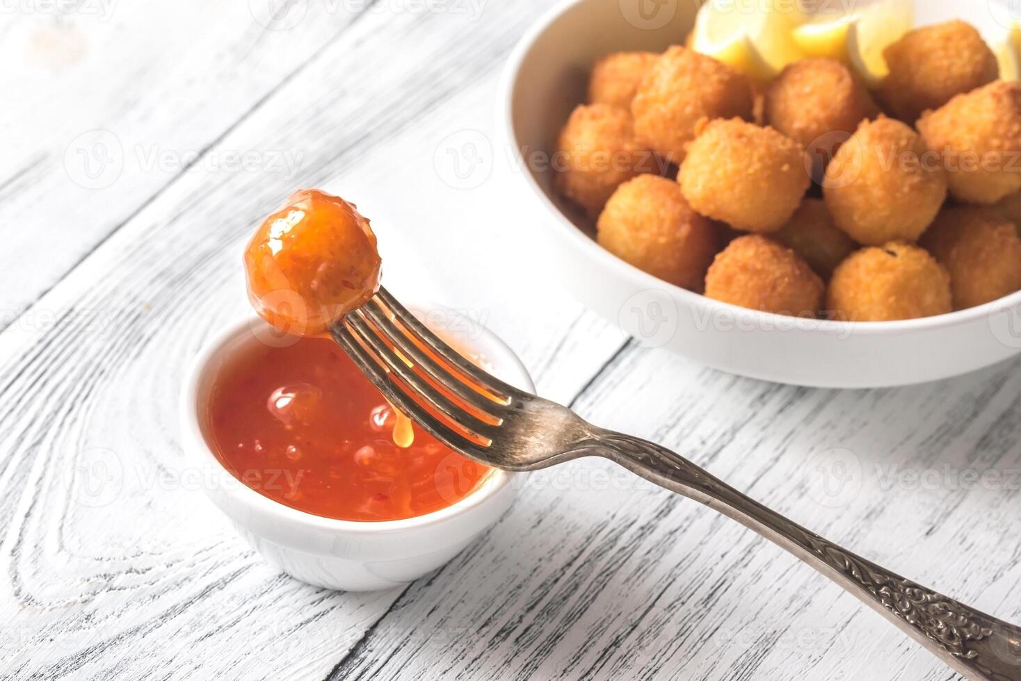 Schüssel von Jakobsmuschel Kroketten foto