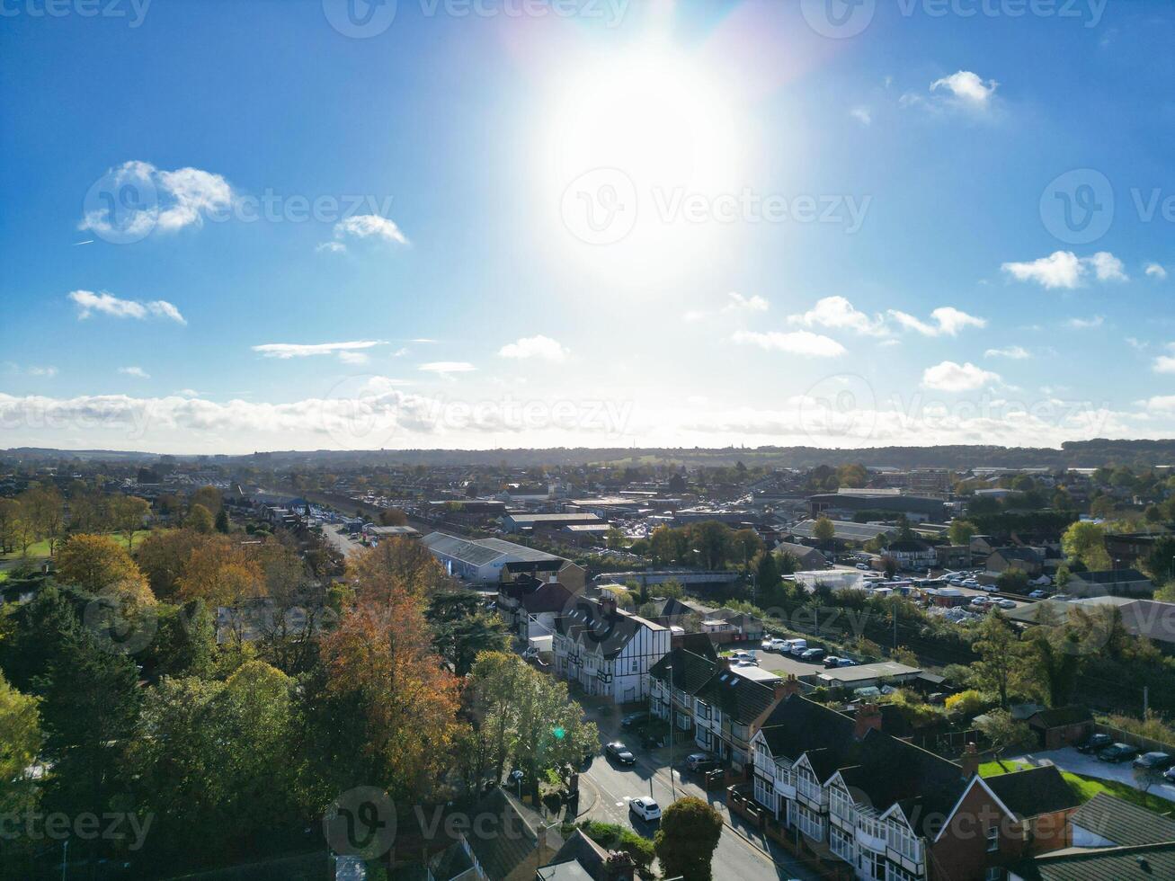 hoch Winkel Aussicht von Norden Luton Stadt von England Vereinigtes Königreich während kalt und hell Tag von Winter. November 7., 2023 foto