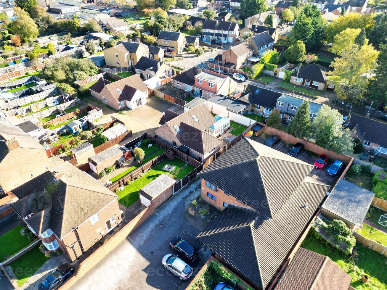 hoch Winkel Aussicht von Norden Luton Stadt von England Vereinigtes Königreich während kalt und hell Tag von Winter. November 7., 2023 foto