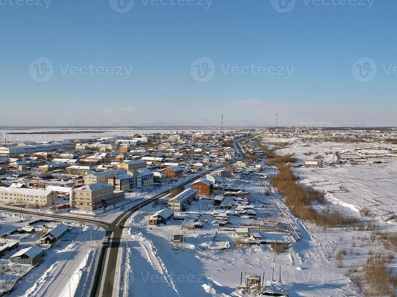 das Nord Nord Stadt von Salechard. einstöckig Häuser ein foto