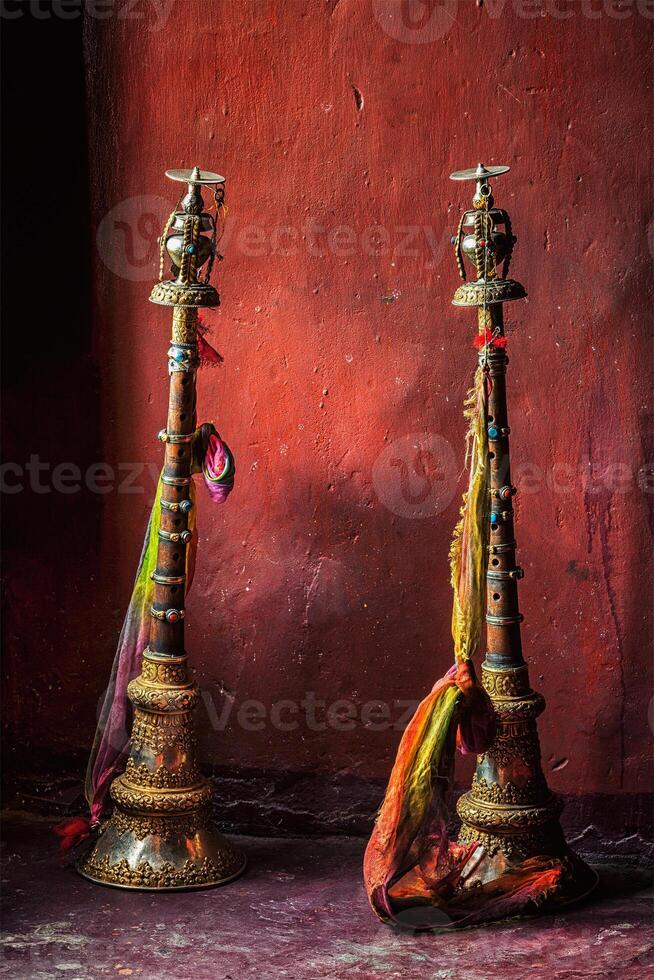 Buddhist Gebet Hörner im tibetanisch Kloster foto