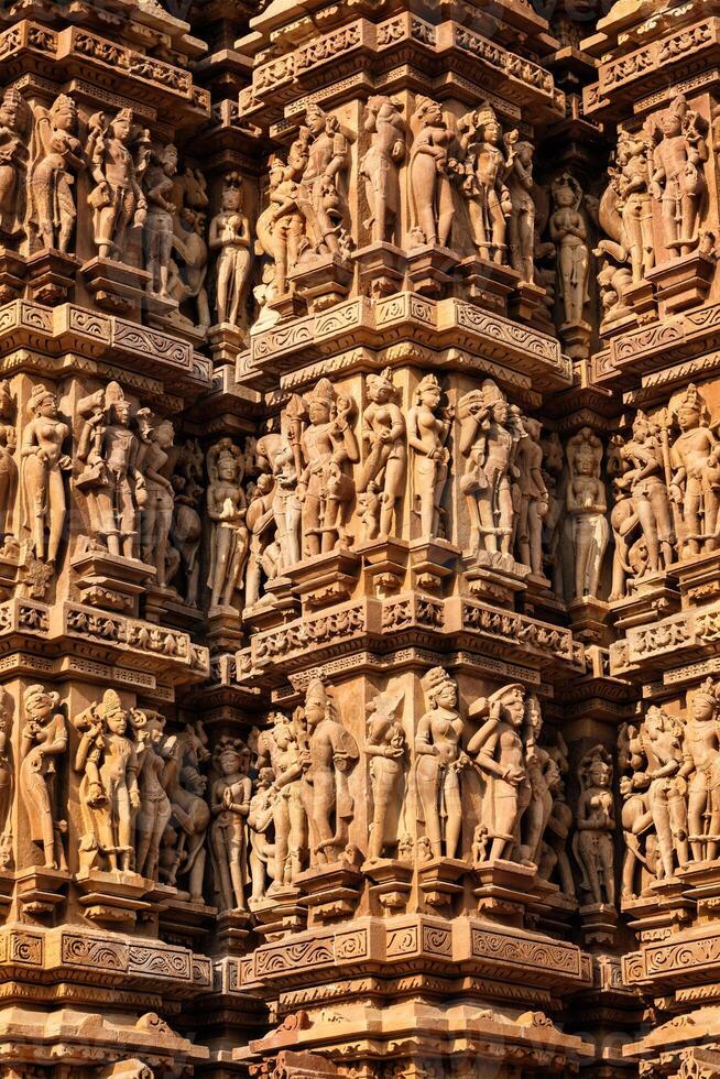 berühmt Stein Carving Skulpturen von khajuraho foto