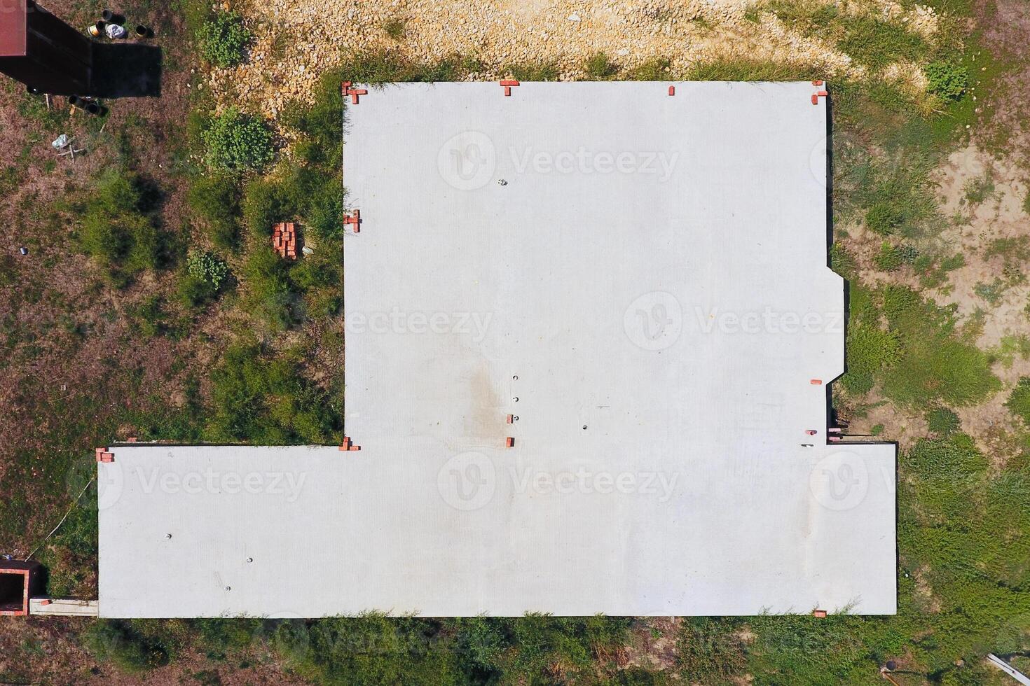 das Stiftung von das Haus unter Konstruktion. oben Aussicht von das Stiftung von das Haus. Gehäuse Konstruktion foto