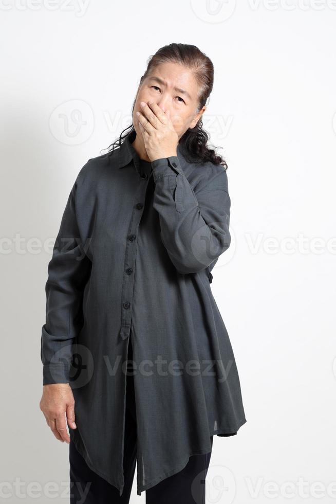 ältere asiatische frau foto