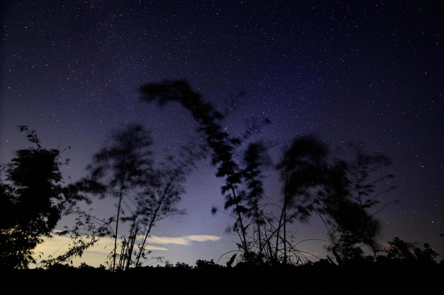 Himmel und Sterne, die Milchstraße in der Nacht selbst foto