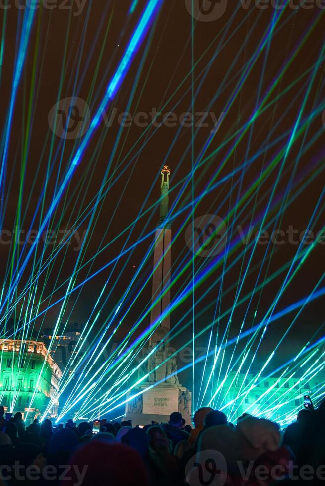 Lettland Unabhängigkeit Tag Feier mit Licht Show beim Freiheit Monument foto