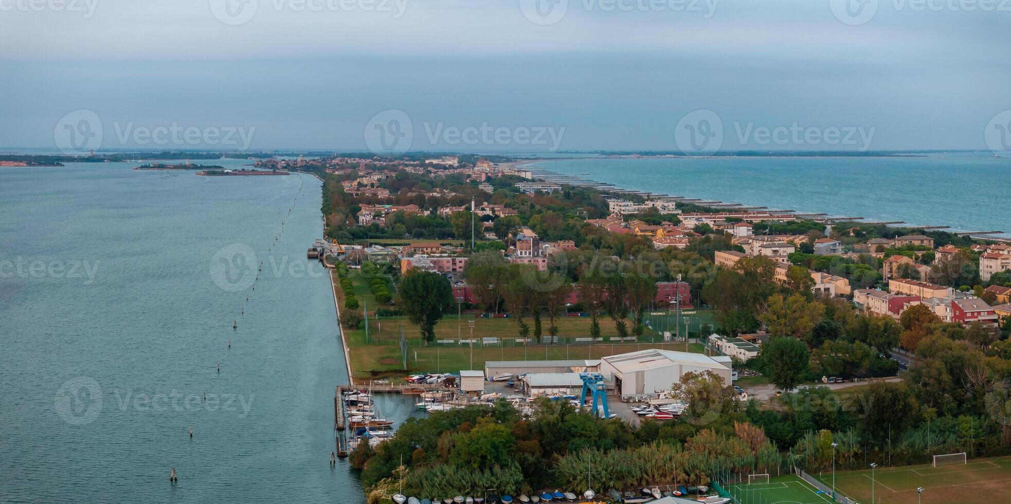 Luftaufnahme der Insel Lido de Venezia in Venedig, Italien. foto