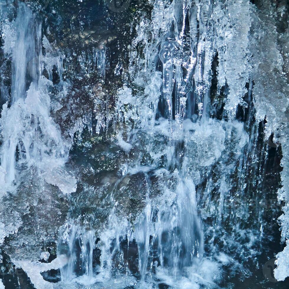 fließend Wasser unter ein schmelzen Gletscher foto